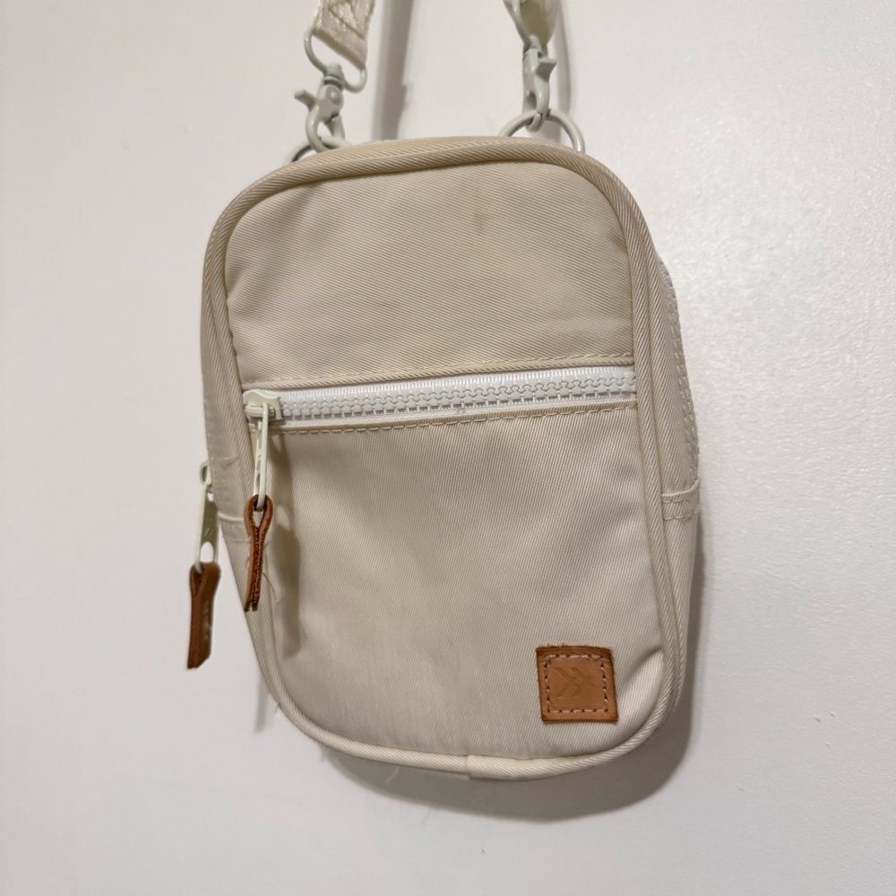 Thread Wallets Off White Crossbody Bag - Picture 3 of 8